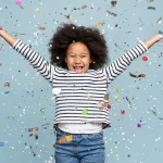 יום הולדת 8 happy-little-girl-celebrating-her-birthday_23-2148984851