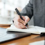 דיסלקציה- כל מה חשוב שתדעו cropped-image-businessman-sitting-by-table-cafe-with-laptop-computer-writing-something_171337-5587