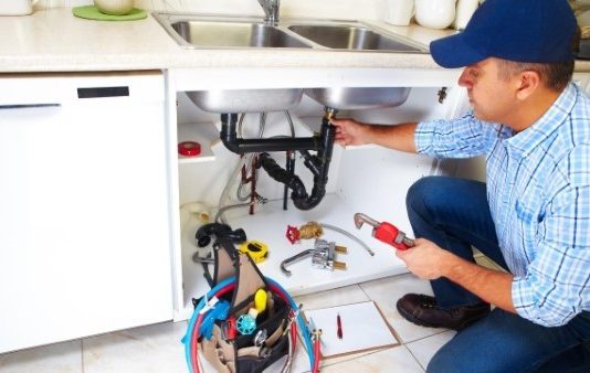 איתור נזילות מים בקיר