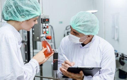 המדריך המלא לתקן FSSC 22000 ולרישיון עסק מזון