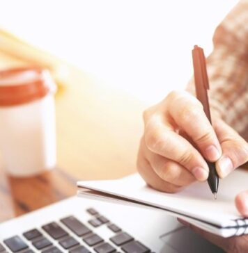 להוציא ספר לאור